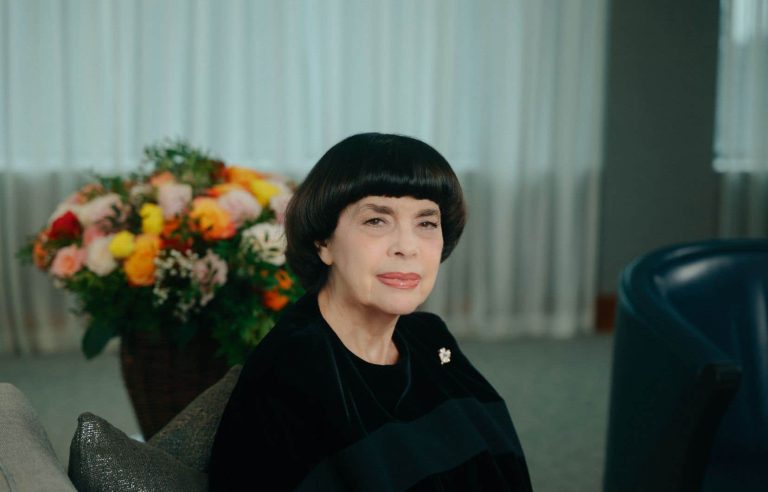 The fascinating Mireille Mathieu returns to Quebec