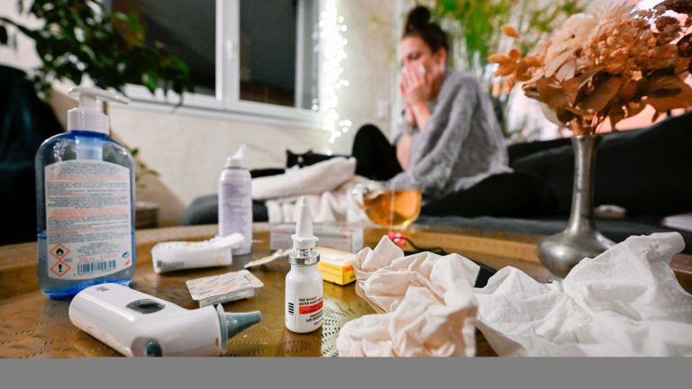 The flu epidemic is still very active, but shows first signs of decline