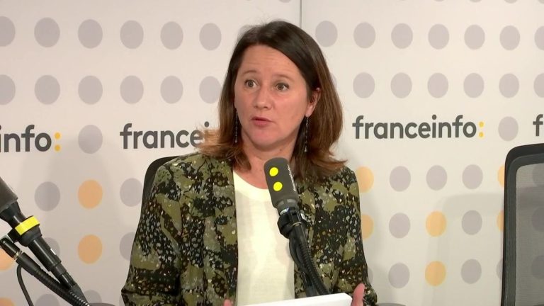 “The law was not designed for the exercise of responsibilities by women”, points out the president of Urban France Johanna Rolland