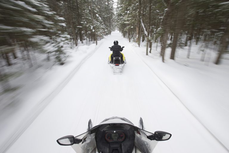 Thetford Mines |  Ontario man dies in snowmobile collision