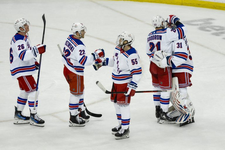 Thursday in the NHL |  Alexis Lafrenière scores two goals in Rangers victory