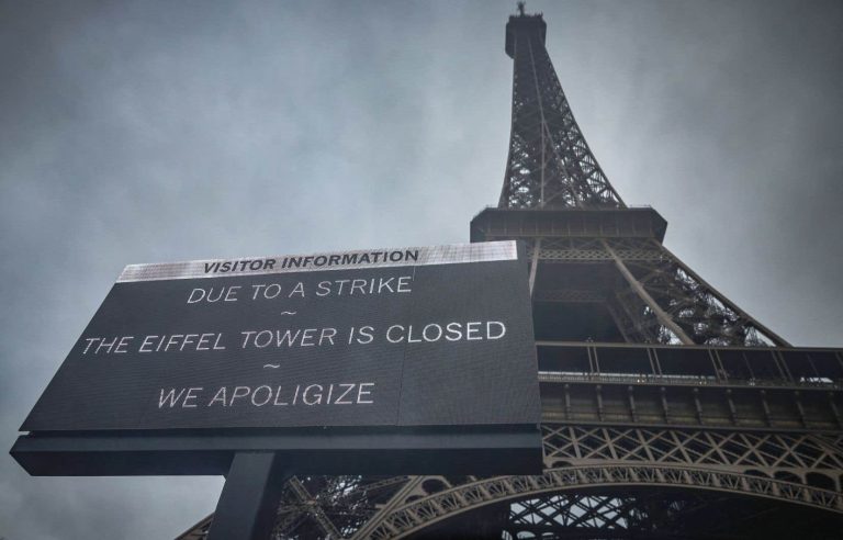 Tourists deprived of Eiffel Tower due to renewable strike