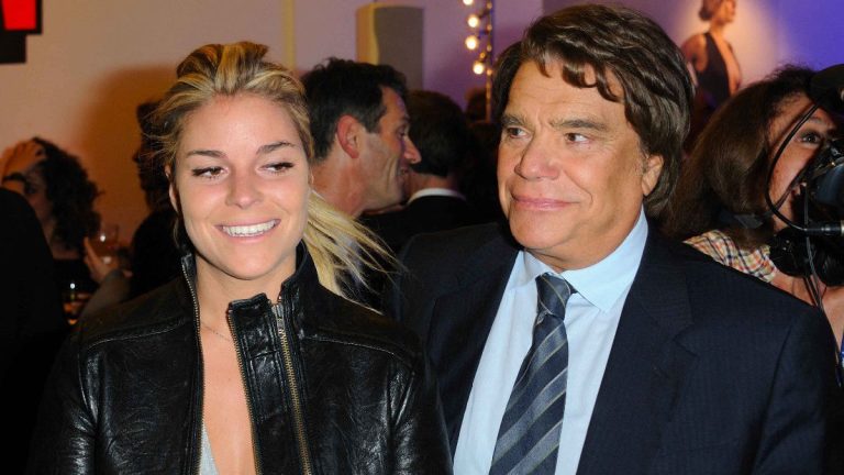 Two years after the death of her father, Bernard Tapie, Sophie, barely a mother, is in mourning