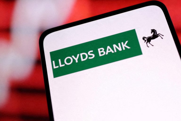 United Kingdom |  Iran used Lloyds and Santander banks to evade US sanctions