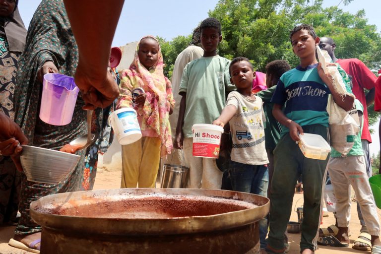 War in Sudan |  Humanitarian aid for Darfur blocked by authorities, according to NGOs