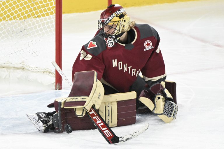 Women’s hockey |  A league where every goal is sold dearly