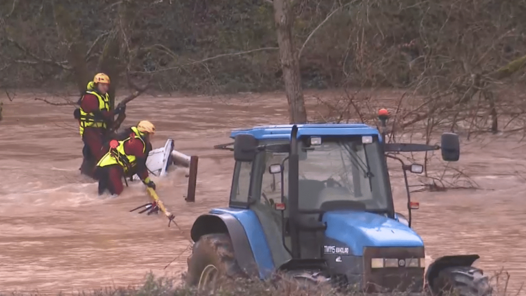 a motorist dies swept away by a river in Deux-Sèvres