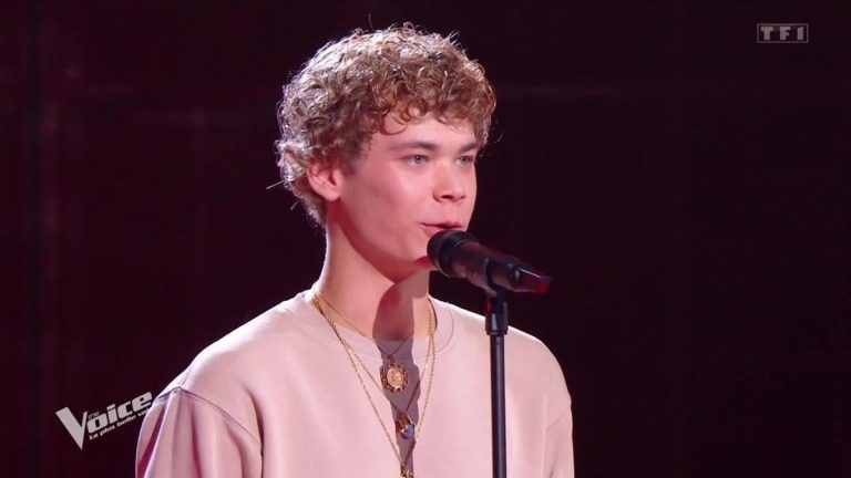 a very young talent from “The Voice” makes a huge revelation in the middle of the show