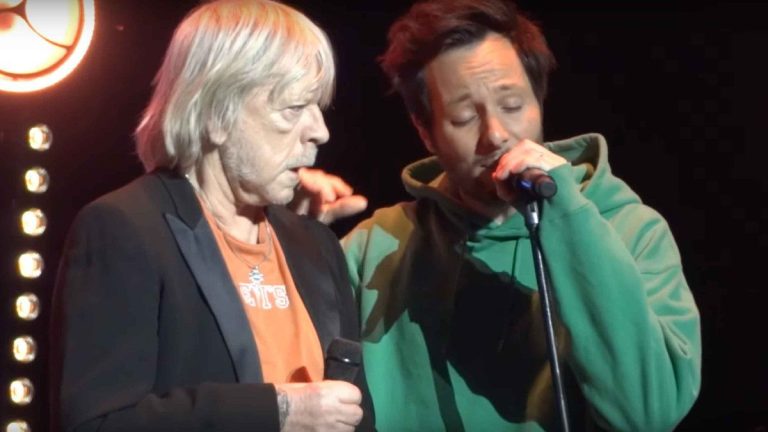 a video of his duet with Vianney on stage shocks the Internet, everyone worried for the 71-year-old artist