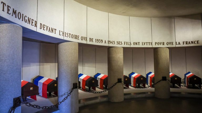 a vigil began at Mont Valérien, before the pantheonization of the resistance fighter on Wednesday