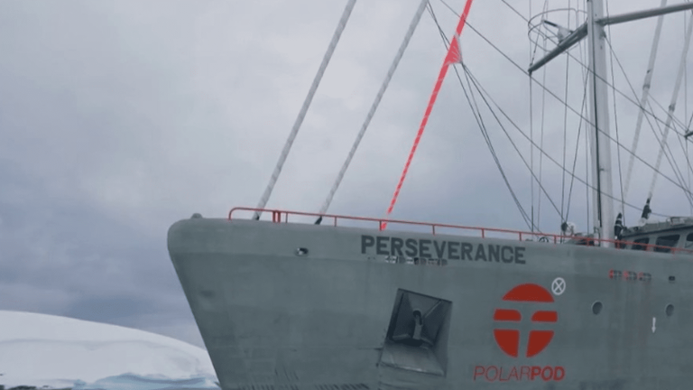 aboard the “Perseverance”, Jean-Louis Etienne’s boat, to study the Southern Ocean