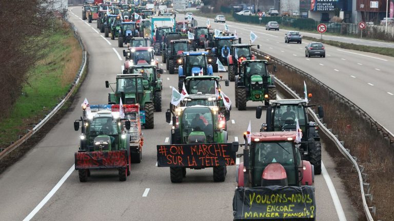 angry farmers are not satisfied with the first measures obtained by the prefectures