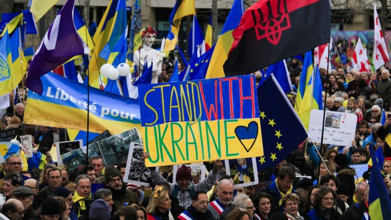 demonstrations in support of kyiv across Europe, two years after the start of the conflict