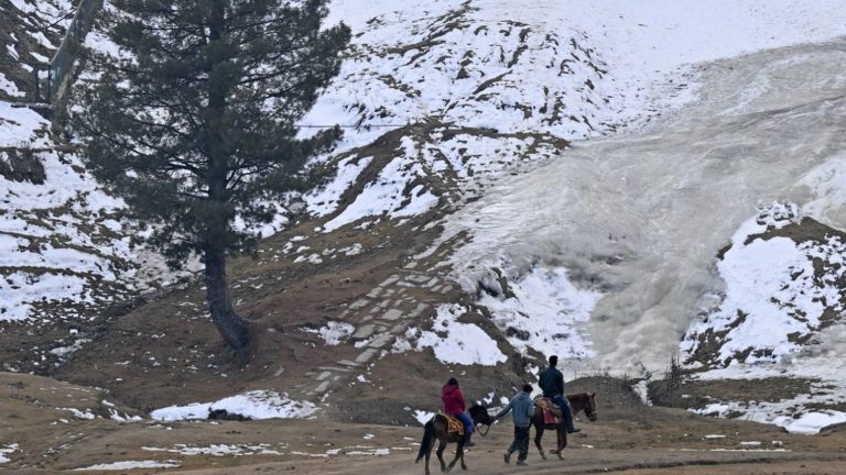 it no longer snows on the glaciers and nearly two billion people will be affected