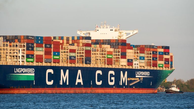 plummeting profits for the shipowner CMA-CGM, after the miraculous post-Covid gains