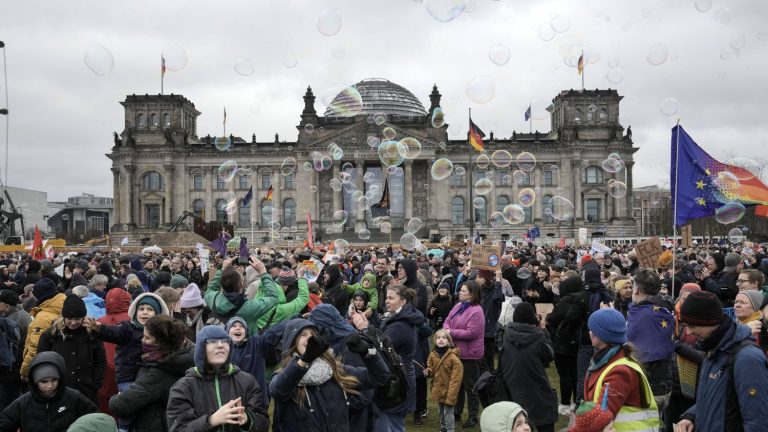 nearly 150,000 people gathered against the far right in Berlin