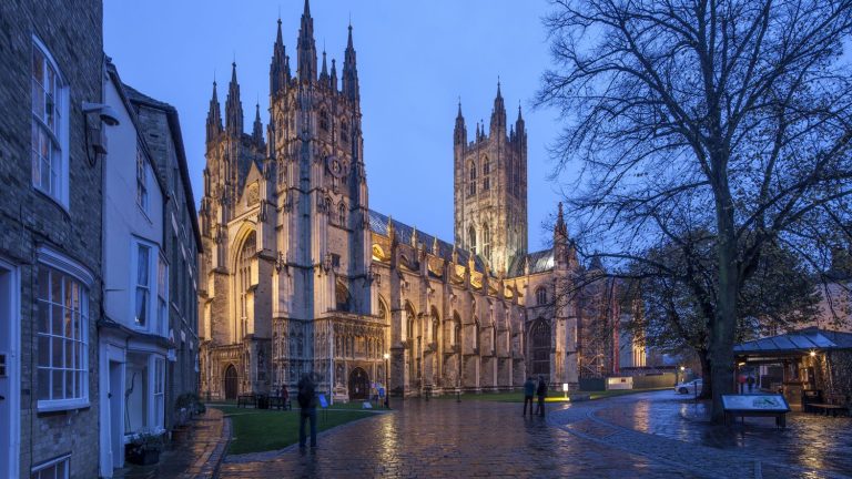 “silent disco” evenings in Canterbury Cathedral make some faithful jump