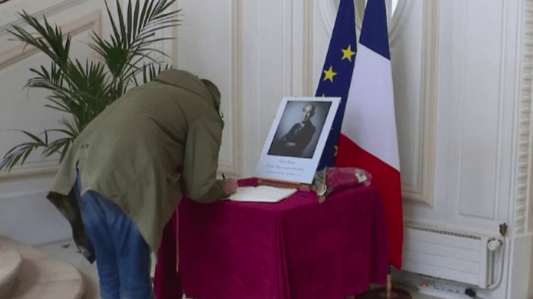 the French pay tribute to him at the Ministry of Justice