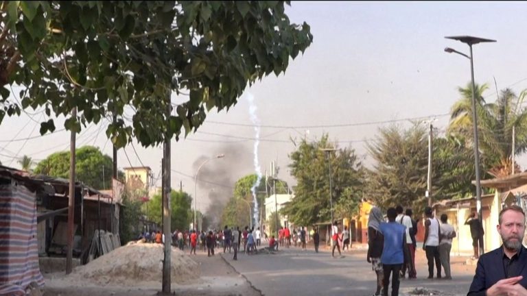 the silent march postponed to Dakar