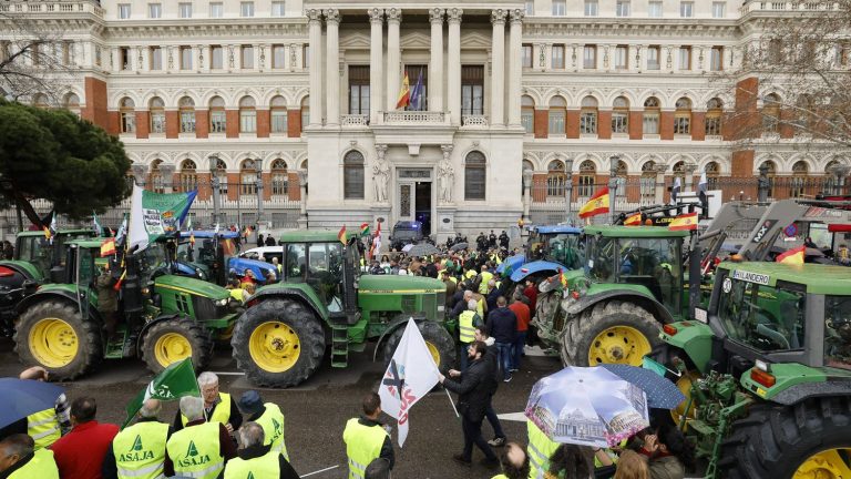 tractors invade Rome and Madrid