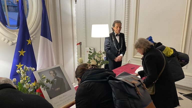 we looked through the collections of condolences in memory of Robert Badinter