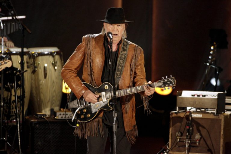 After a two-year break |  Neil Young returns to Spotify