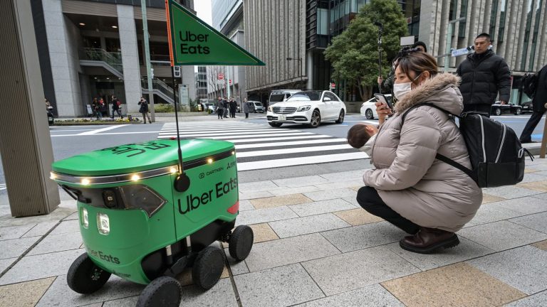 After the United States, Uber Eats launches its delivery robots in Japan