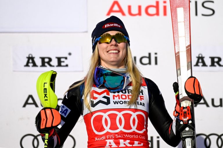 Alpine Skiing World Cup |  Mikaela Shiffrin crowned slalom champion on her return