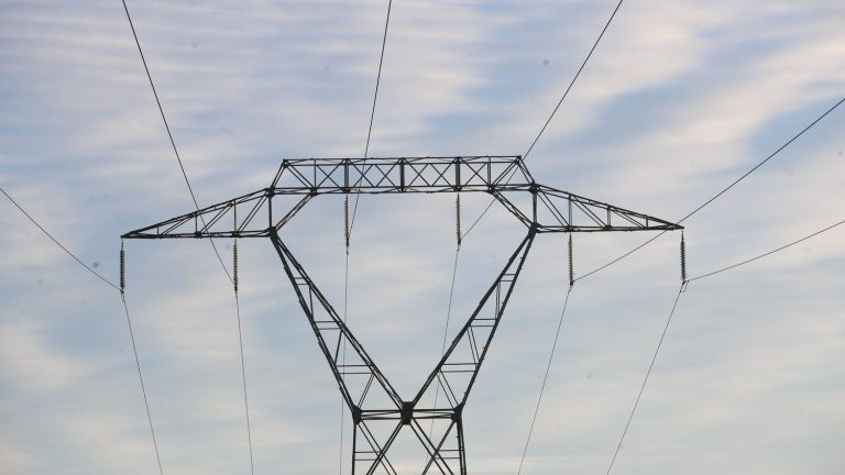 An Enedis agent died while working on a high-voltage line in Gironde, another seriously burned