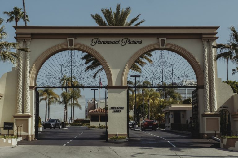 Apollo offers $11 billion for Paramount Studios