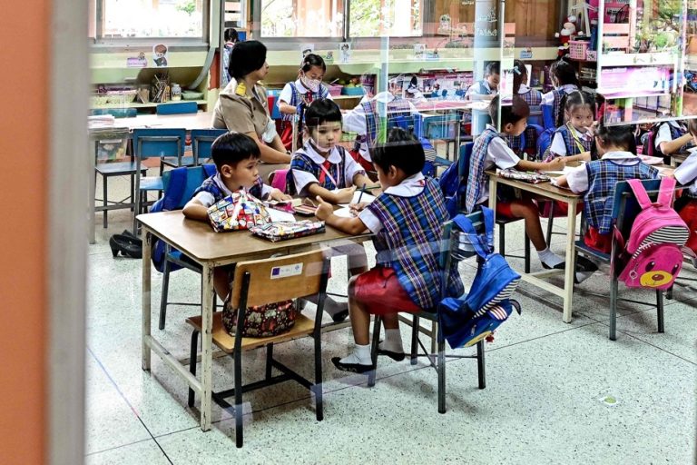 Bangkok |  A “clean air” room tested in public schools