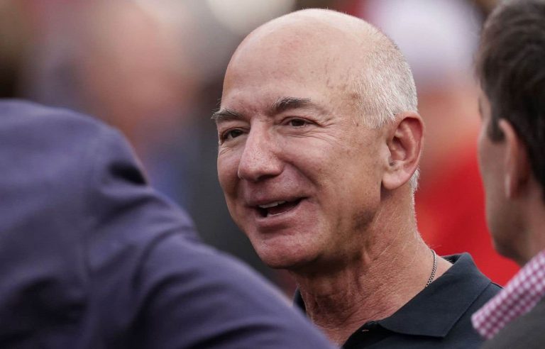 Bezos once again becomes the richest man in the world, ahead of Musk