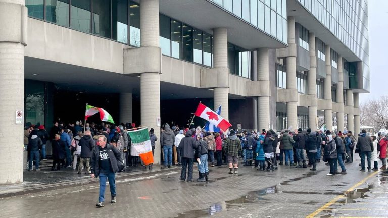 Conspiracy demonstration at the courthouse in support of a former lawyer disbarred