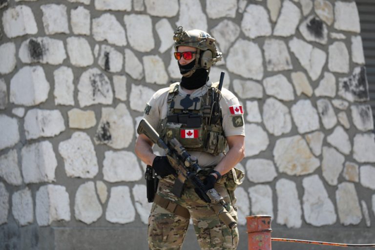 Crisis in Haiti |  Canadian soldiers deployed to Jamaica