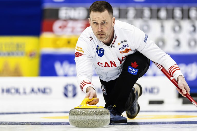 Curling |  Gushue wins his two matches on the first day of the world championship