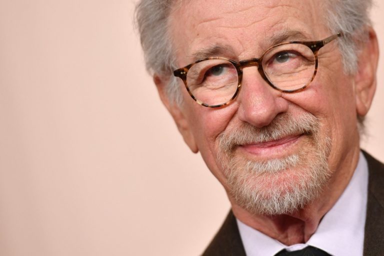 Dune 2 |  Steven Spielberg praises Denis Villeneuve… who praises Zendaya