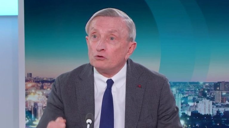 “Each French person is threatened by Putin’s obscurantist political project,” says General Vincent Desportes