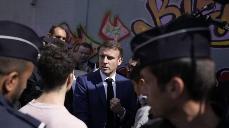 Emmanuel Macron announces “more than 82 arrests and around sixty police custody” in Marseille since Monday