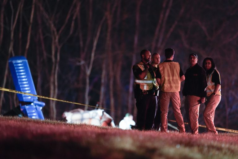 Nashville |  Small plane crash kills five Canadians