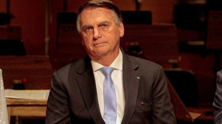 Former Brazilian President Jair Bolsonaro spent two nights at the Hungarian embassy, ​​his opponents accuse him of wanting to “flee” justice