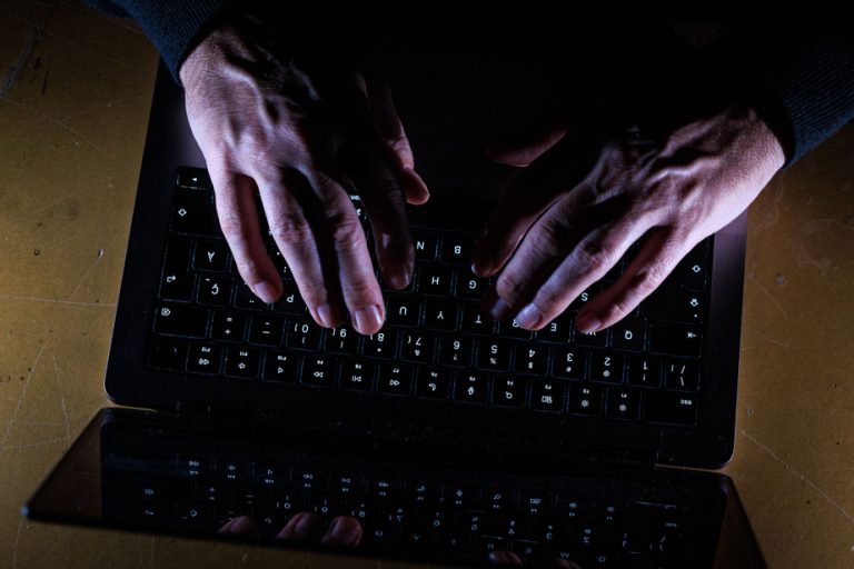 France |  Ministerial services targeted by computer attacks