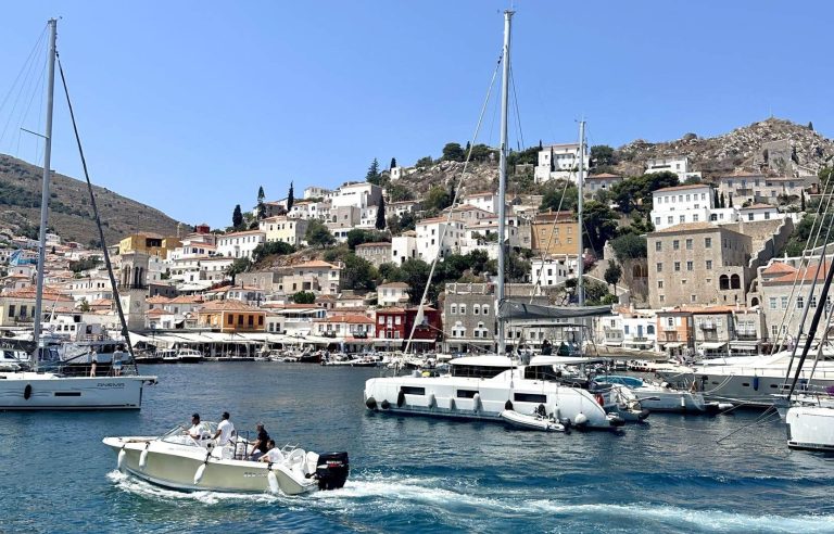 Greece: Hydra to the rhythm of Leonard Cohen