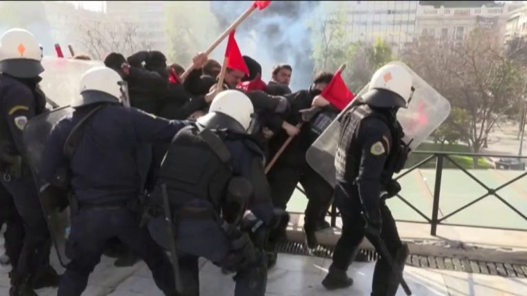 Greek students demonstrate against the arrival of private universities