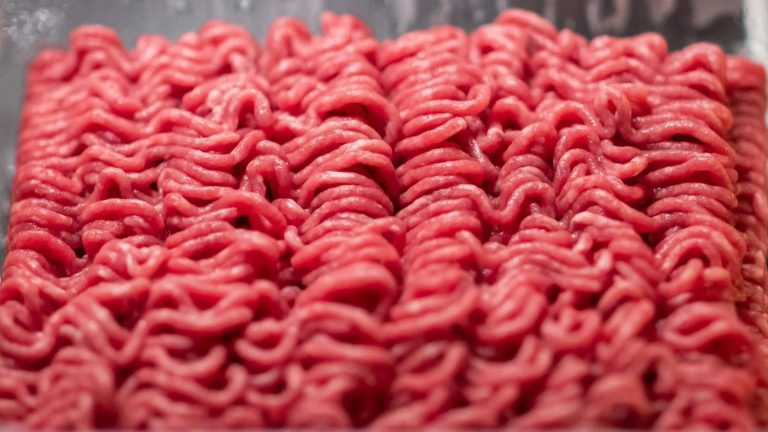 Ground meat sold in supermarkets of several brands recalled due to contamination with E.coli bacteria