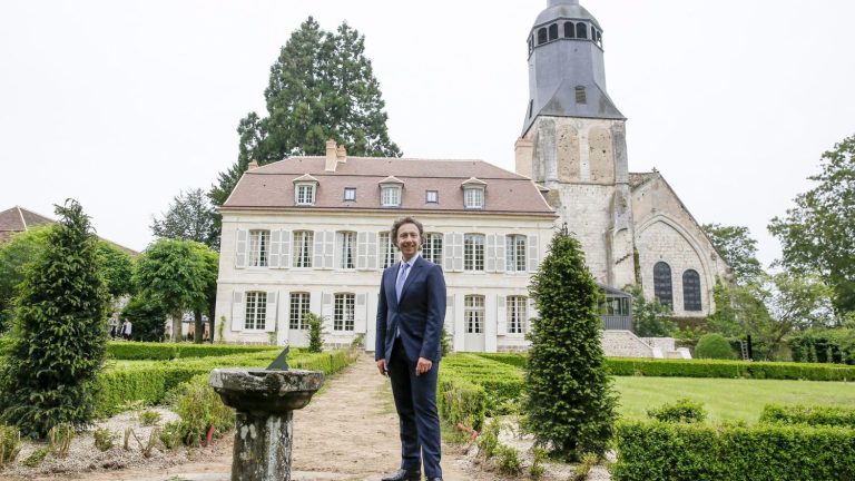 Host Stéphane Bern elected municipal councilor in his village of Eure-et-Loir