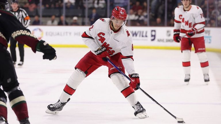 Hurricanes: Kotkaniemi smiles again