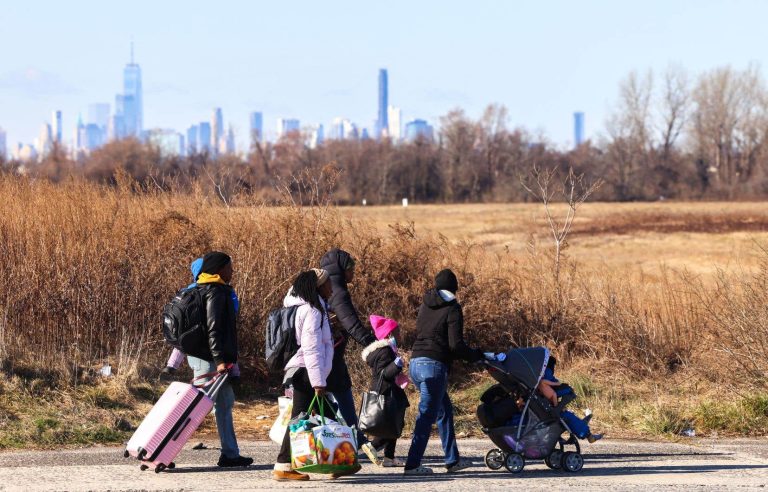 In New York, migrants welcomed in tents on the edge of the city