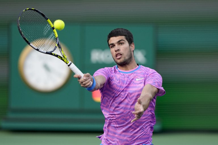 Indian Wells |  Alcaraz inflicts first defeat on Sinner in 2024 and advances to final