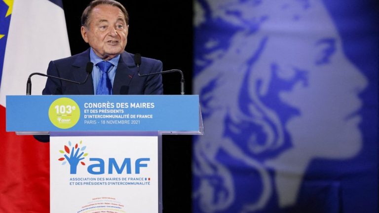 “It is not up to local authorities to compensate for this mismanagement,” warns the vice-president of the Association of Mayors of France (AMF)