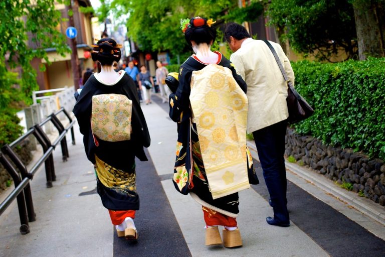 Japan |  The alleys of Kyoto’s geisha district soon to be closed to tourists